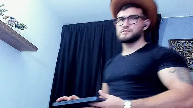 AndrewDiaz online show from April 26, 2026, 12:41 am