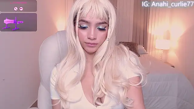 Snapshot of anahi_curlie1 chatting on March 15, 2025, 7:53 am anahi curlie1 online show from March 15, 2025, 7:53 am