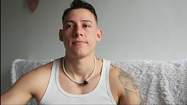 Muscle King Cum online show from June 4, 2026, 1:27 pm