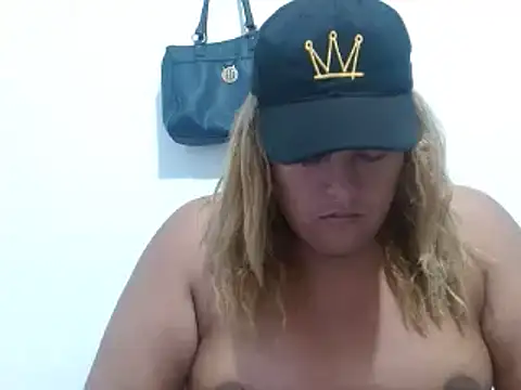 Snapshot of KIARAMARSHALLWELLZ chatting on February 10, 2025, 11:25 am KIARAMARSHALLWELLZ online show from February 10, 2025, 11:25 am