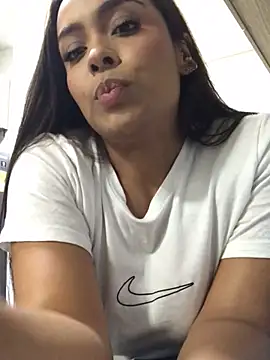 Snapshot of JuanaSimons chatting on March 1, 2025, 1:43 am JuanaSimons online show from March 1, 2025, 1:43 am