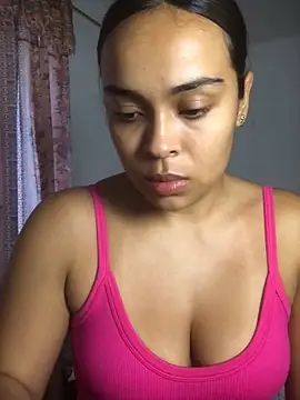 Snapshot of JuanaSimons chatting on November 16, 2025, 10:24 pm JuanaSimons online show from November 16, 2025, 10:24 pm