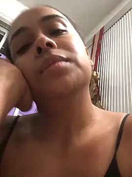 Snapshot of JuanaSimons chatting on December 21, 2025, 11:05 pm JuanaSimons online show from December 21, 2025, 11:05 pm