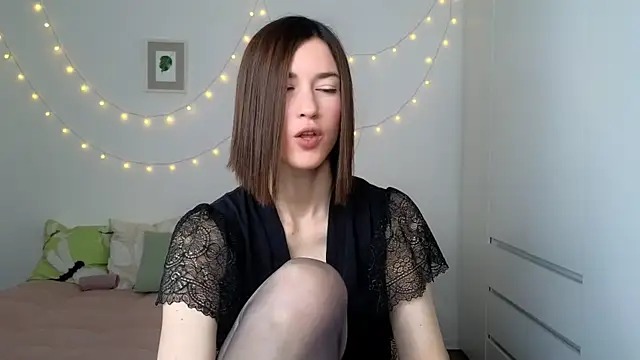 Snapshot of AliciaNewell chatting on July 20, 2026, 4:31 am AliciaNewell online show from July 20, 2026, 4:31 am