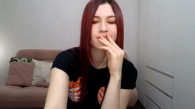 AliciaNewell online show from October 30, 2025, 6:01 am