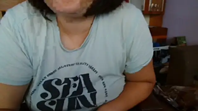 Snapshot of Lucinka1 chatting on July 18, 2026, 5:21 pm Lucinka1 online show from July 18, 2026, 5:21 pm
