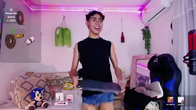 huge armound online show from April 2, 2026, 2:52 am