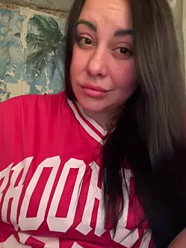 Snapshot of DaisyStreet chatting on November 10, 2025, 5:51 pm DaisyStreet online show from November 10, 2025, 5:51 pm