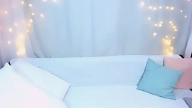 Lily Daviss online show from March 16, 2026, 2:41 am