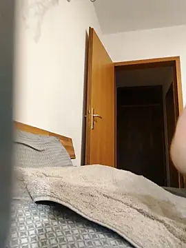 Snapshot of noidentiti chatting on February 28, 2025, 12:10 am noidentiti online show from February 28, 2025, 12:10 am