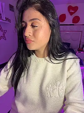 lucianaroy online show from February 17, 2026, 4:32 am