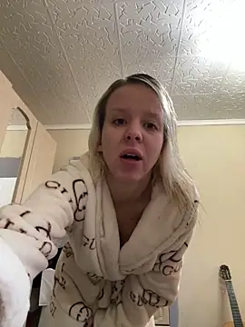 LikaCat online show from October 19, 2025, 2:03 am