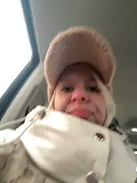 LikaCat online show from November 5, 2025, 2:47 am