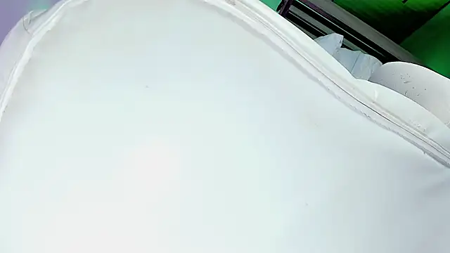 Ashlycuute online show from February 1, 2025, 7:36 am