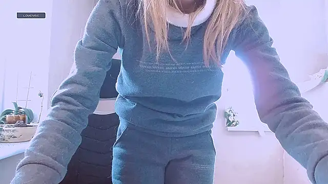 RosaJil online show from February 9, 2026, 9:18 am