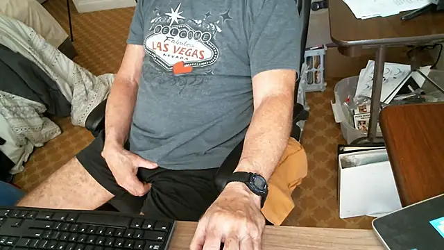 Snapshot of matureboomer chatting on February 7, 2025, 4:46 pm matureboomer online show from February 7, 2025, 4:46 pm