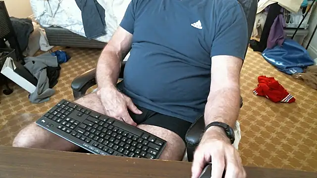 Snapshot of matureboomer chatting on October 18, 2025, 10:28 am matureboomer online show from October 18, 2025, 10:28 am