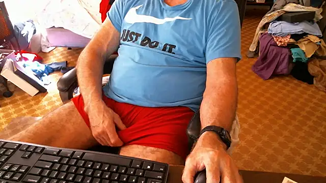 Snapshot of matureboomer chatting on October 16, 2025, 6:27 pm matureboomer online show from October 16, 2025, 6:27 pm