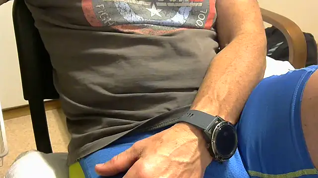 Snapshot of bycho chatting on October 11, 2025, 7:04 pm bycho online show from October 11, 2025, 7:04 pm