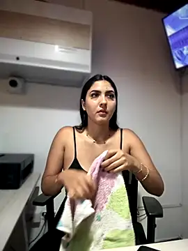 MarianaBenz online show from November 15, 2025, 3:54 am