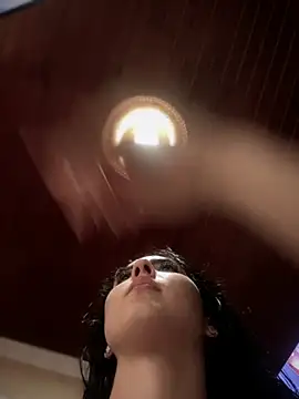 MarianaBenz online show from October 22, 2025, 11:03 pm