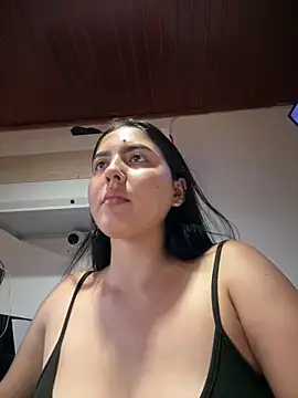 MarianaBenz online show from February 12, 2026, 11:59 pm