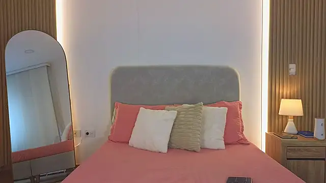 KristennBlue online show from May 7, 2026, 3:04 pm