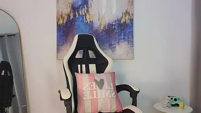 KristennBlue online show from November 22, 2025, 11:53 am