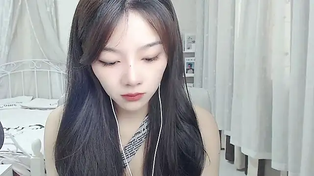 Snapshot of Jenny-Z chatting on May 17, 2026, 1:49 am Jenny-Z online show from May 17, 2026, 1:49 am