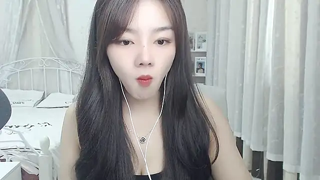 Snapshot of Jenny-Z chatting on April 19, 2026, 1:50 am Jenny-Z online show from April 19, 2026, 1:50 am