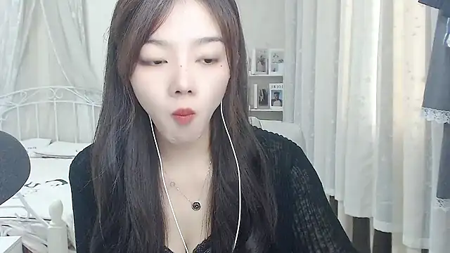 Snapshot of Jenny-Z chatting on May 13, 2026, 1:45 am Jenny-Z online show from May 13, 2026, 1:45 am