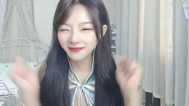 Snapshot of Jenny-Z chatting on May 28, 2026, 1:46 am Jenny-Z online show from May 28, 2026, 1:46 am