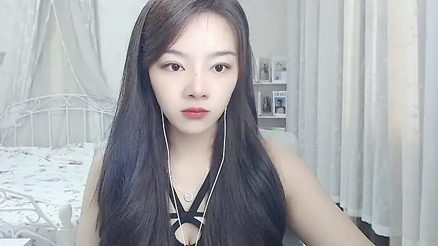 Snapshot of Jenny-Z chatting on June 19, 2026, 1:44 am Jenny-Z online show from June 19, 2026, 1:44 am
