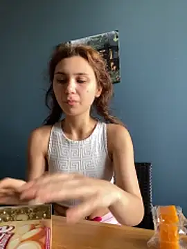 QuitieLia online show from May 29, 2026, 7:25 am
