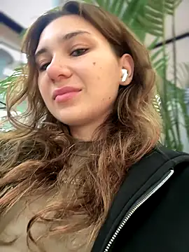 Snapshot of QuitieLia chatting on September 28, 2025, 8:21 am QuitieLia online show from September 28, 2025, 8:21 am