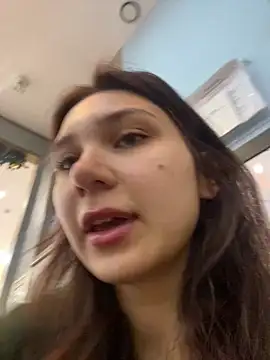 Snapshot of QuitieLia chatting on January 9, 2025, 8:24 am QuitieLia online show from January 9, 2025, 8:24 am