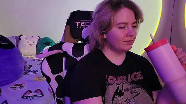 InternetFairy XO online show from January 19, 2025, 12:06 pm