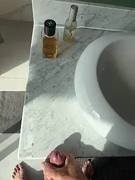 Snapshot of cagoulegrosse chatting on March 15, 2026, 9:16 am cagoulegrosse online show from March 15, 2026, 9:16 am