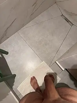 cagoulegrosse online show from December 6, 2024, 8:45 pm