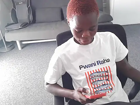 Snapshot of petiteebony_81 chatting on July 7, 2026, 11:14 am petiteebony 81 online show from July 7, 2026, 11:14 am