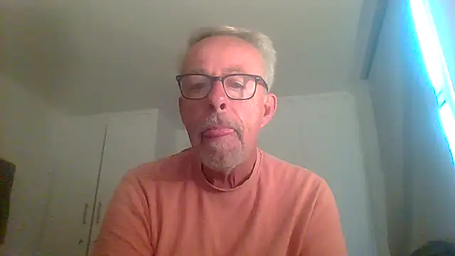 tuggy59 online show from September 21, 2025, 4:50 am