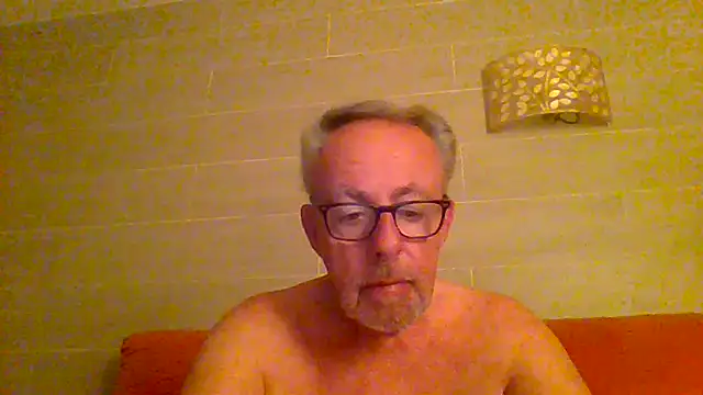 Snapshot of tuggy59 chatting on May 23, 2026, 4:33 am tuggy59 online show from May 23, 2026, 4:33 am