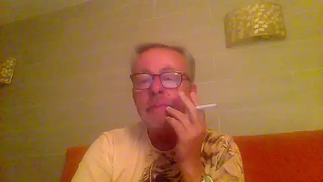 Snapshot of tuggy59 chatting on April 22, 2026, 4:19 am tuggy59 online show from April 22, 2026, 4:19 am