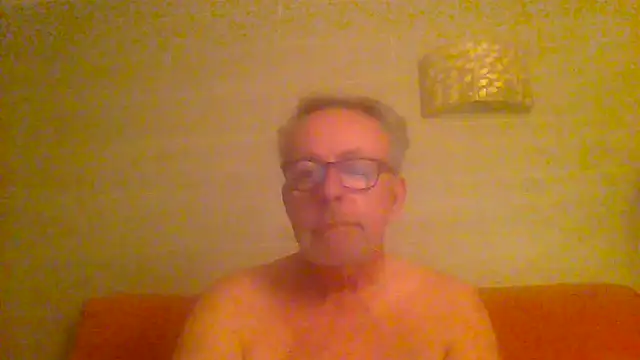 Snapshot of tuggy59 chatting on May 21, 2026, 4:10 am tuggy59 online show from May 21, 2026, 4:10 am