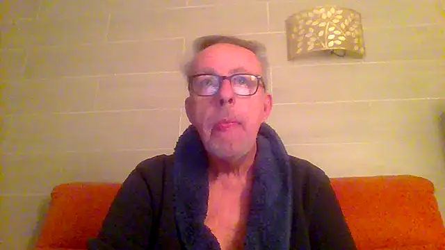 tuggy59 online show from February 15, 2026, 5:41 am