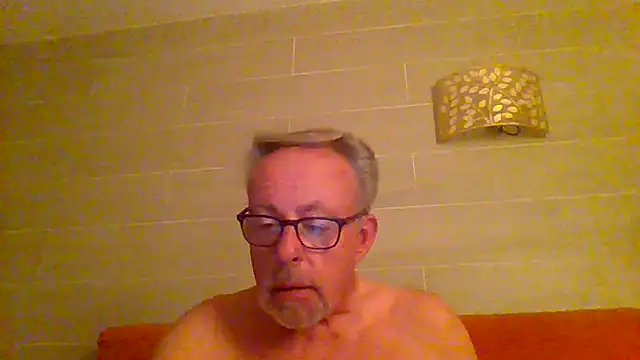 Snapshot of tuggy59 chatting on May 24, 2026, 4:23 am tuggy59 online show from May 24, 2026, 4:23 am