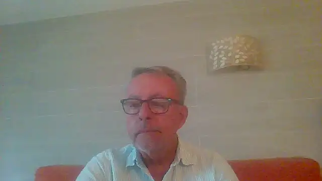 Snapshot of tuggy59 chatting on April 26, 2026, 6:43 am tuggy59 online show from April 26, 2026, 6:43 am