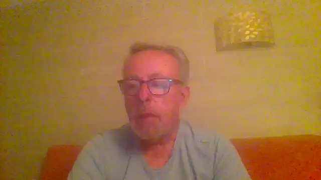 Snapshot of tuggy59 chatting on May 15, 2026, 4:21 am tuggy59 online show from May 15, 2026, 4:21 am