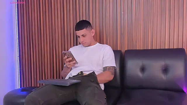 Alex cute77 online show from January 19, 2026, 12:31 pm