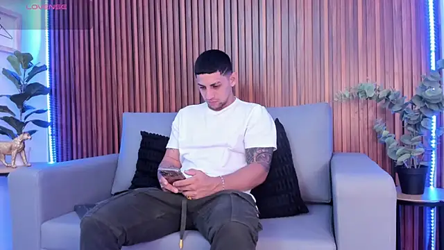 Alex cute77 online show from March 5, 2026, 12:02 pm